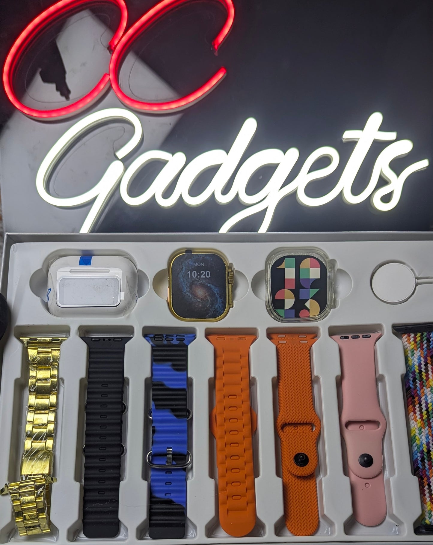 i730 with 7 Straps & LCD AirPods