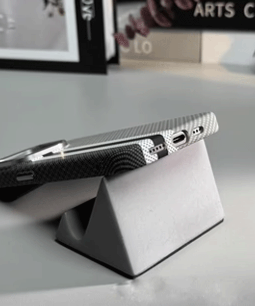 Fusion Wave Carbon Case – Sleek & Durable Protection