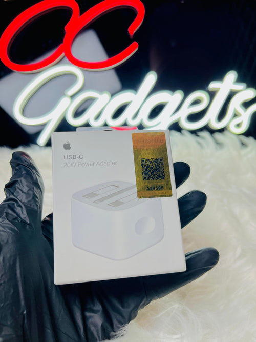 3 Pin Charger 20W – Fast USB-C Dock